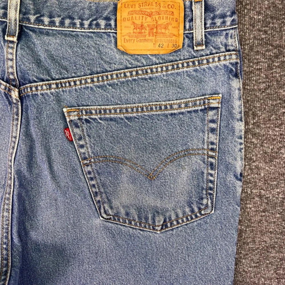 VTG Levis Jeans Men 41x30 Relaxed Straight Red Tab Denim Grunge Casual Baggy Y2K